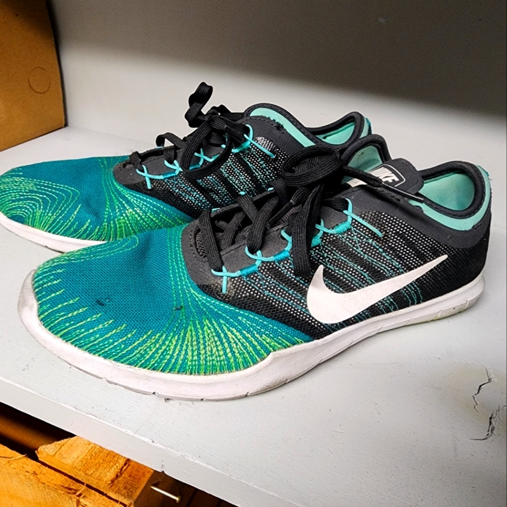 Women's nike athletic shoes